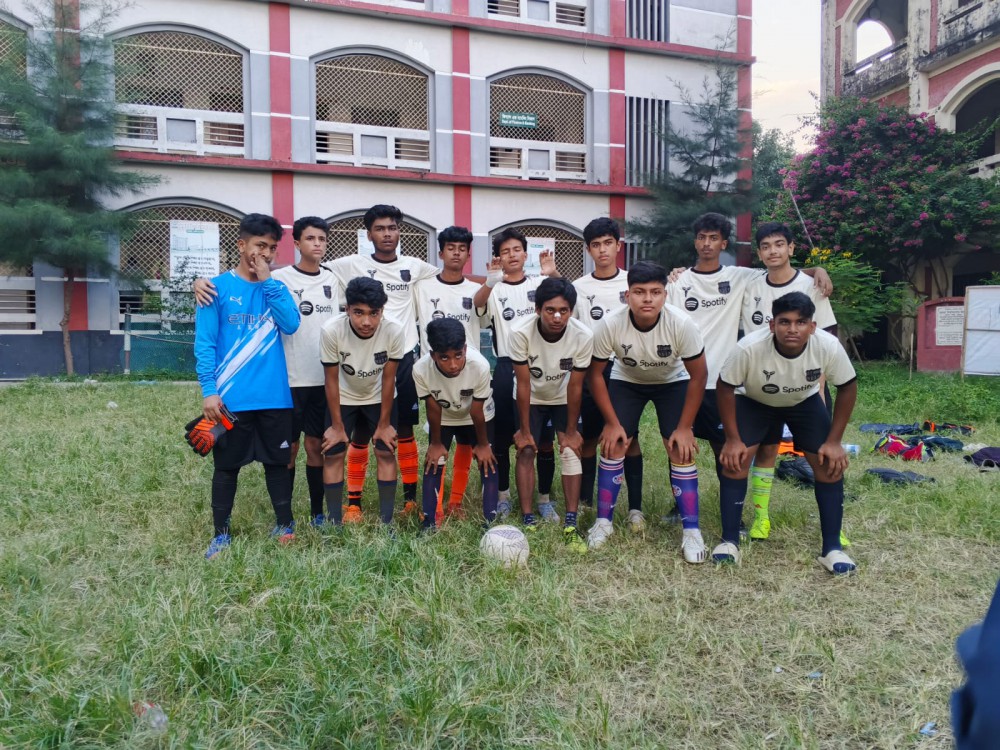 Slider Image of Matuail Bahumukhi High School